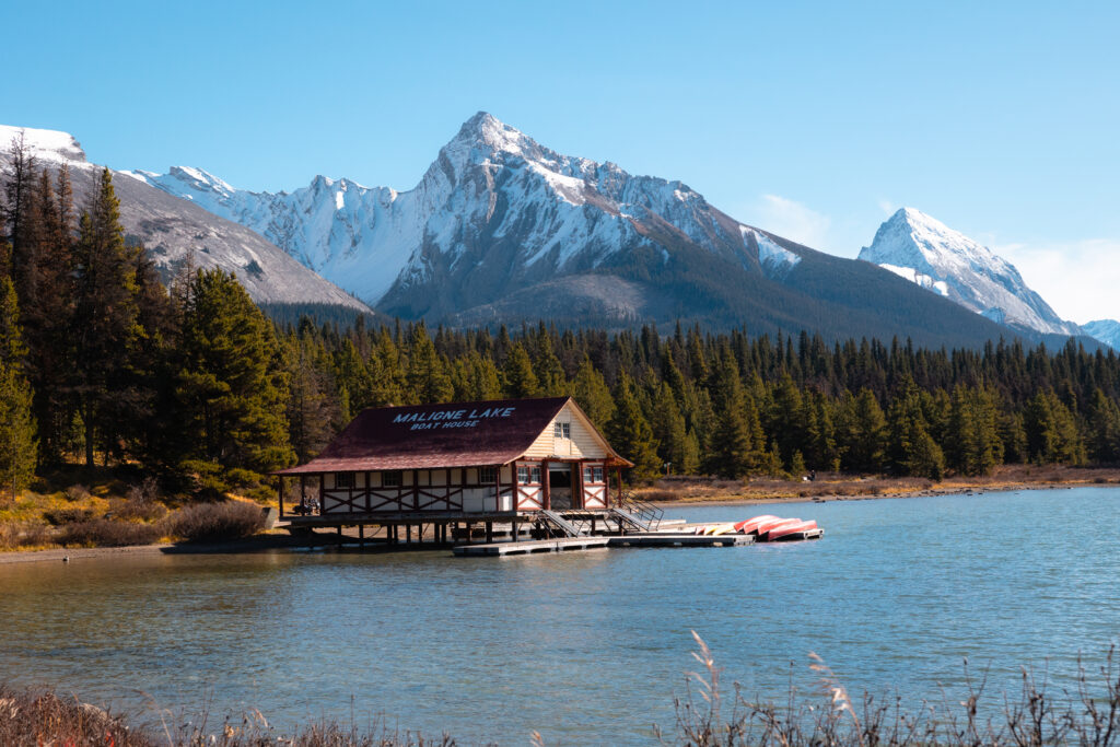 What to do in the Canadian Rockies: Maligne Lake 